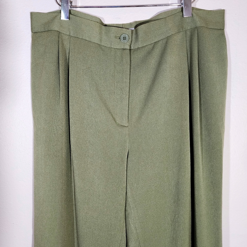 (EUC) LIZ CLAIBORNE Sage Green Pleated Trousers